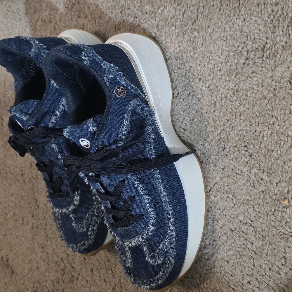 Michael Kors Ari Trainer Frayed Denim Sneakers - Picture 4 of 11